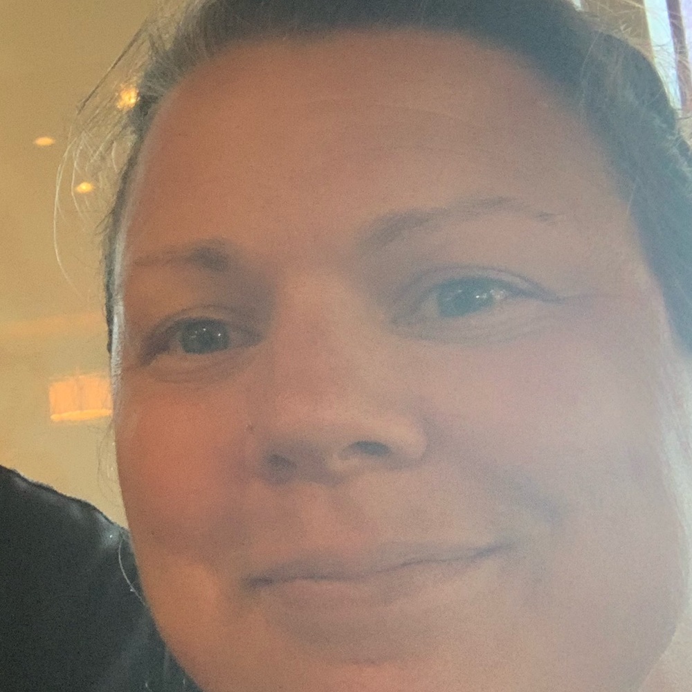 Meet your Posher, Elissa